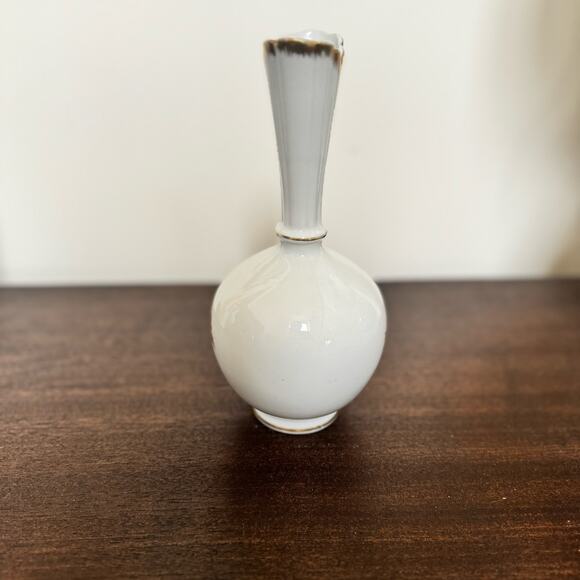 VTG Royal Kendall Porcelain Fine China Bud Vase Gold Trim Flowers Victorian - Picture 4 of 10